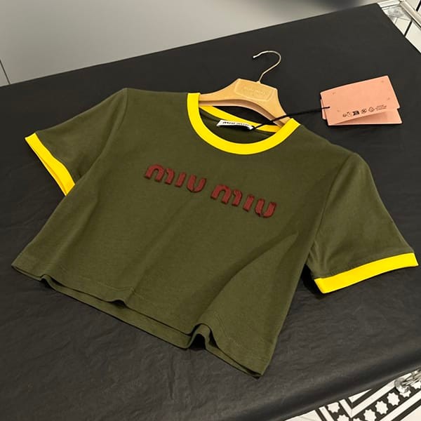 ミュウミュウ 偽物 ロゴ コットン クロップド Tシャツ myr04270