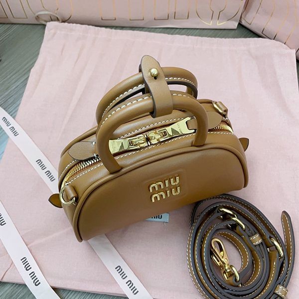 確保済み ミュウミュウ レザー トップハンドルバッグ コピー myt48319