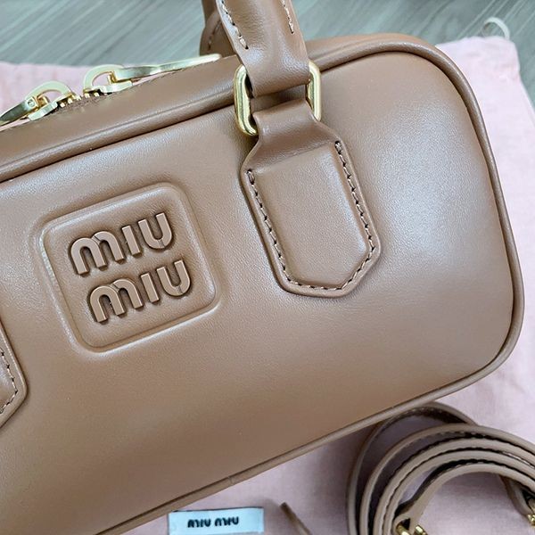 ミュウミュウ レザー ロゴ ショルダー トップハンドルスモールバッグ myc01887