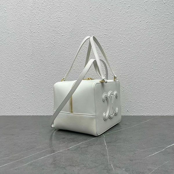 大人気!セリーヌ カーフスキン フォールドキューブバッグ Ceu58569