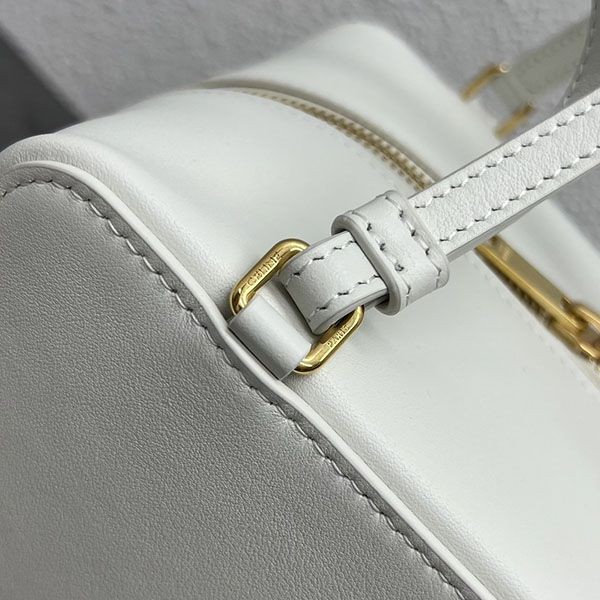 大人気!セリーヌ カーフスキン フォールドキューブバッグ Ceu58569