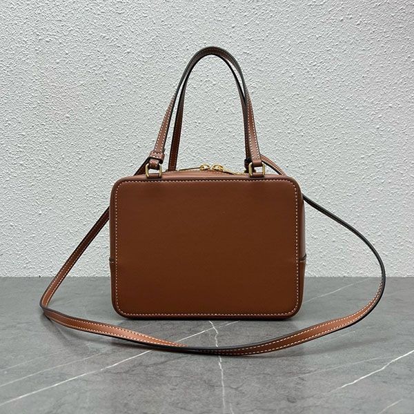 激安価格!セリーヌ カーフスキン フォールドキューブバッグ 偽物 Cez09864