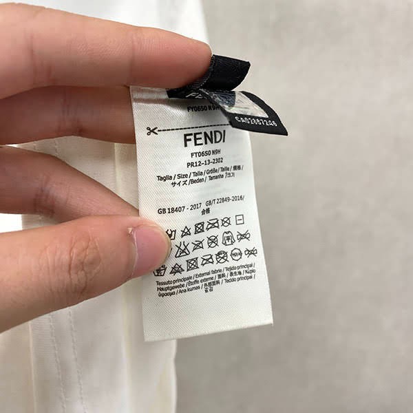 大人気!フェンディ バッグ バグズ 半袖Tシャツ 偽物 ロゴ刺繍 fec33296