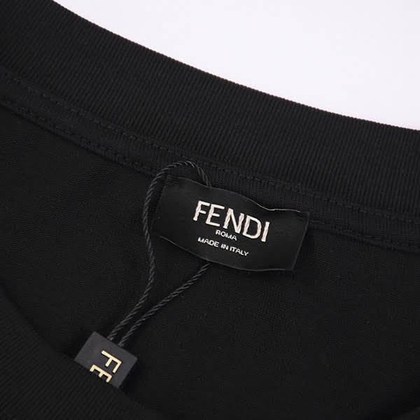 フェンディ バッグ バグズ 半袖Tシャツ コピー fek68836