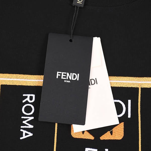 フェンディ バッグ バグズ 半袖Tシャツ コピー fek68836