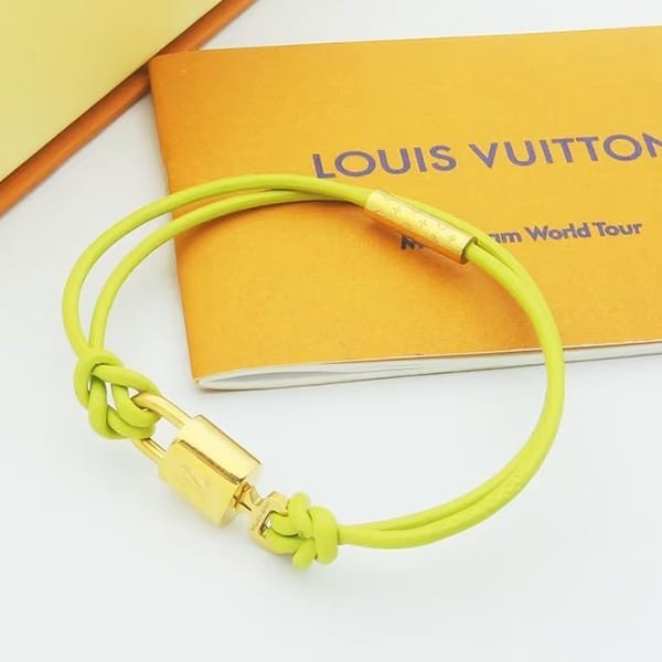 ギフトに最適ルイヴィトン ブレスレット・LV パドロック ギフト n級品 4色 M8015E
