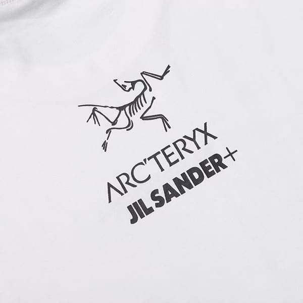 高級ブランドArcTeryx ジルサンダー n級品 ロゴ プリント Tシャツ 2色 Jis25321