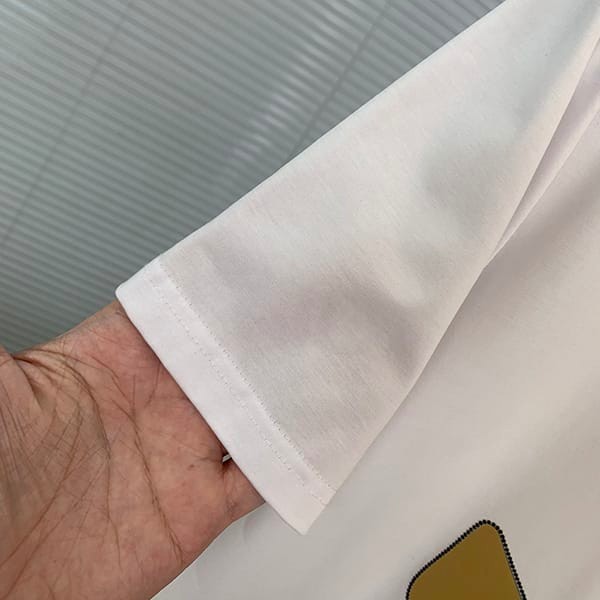 送料込サンローラン シグネチャーロゴ Tシャツ フェイク 2色 Sax36233
