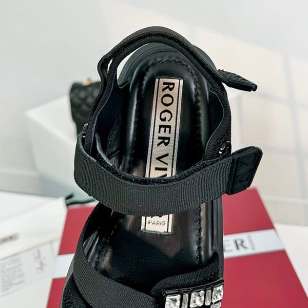 ☆超人気☆ロジェ ヴィヴィエ n級品 Viv Go-Thick トレッキー サンダ 2色 rod38977