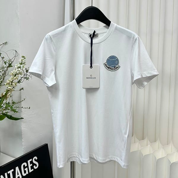【使い勝手抜群】モンクレール レプリカ ロゴ パッチポケット Tシャツ 4色 moh85436