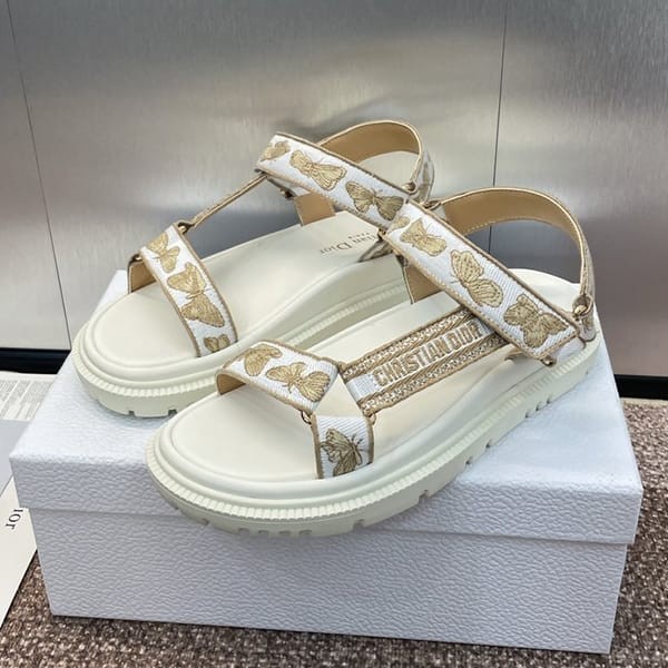 高品質ディオール 偽物 d-wave 蝶の刺繍が サンダル 3色 kcq916dlus09w