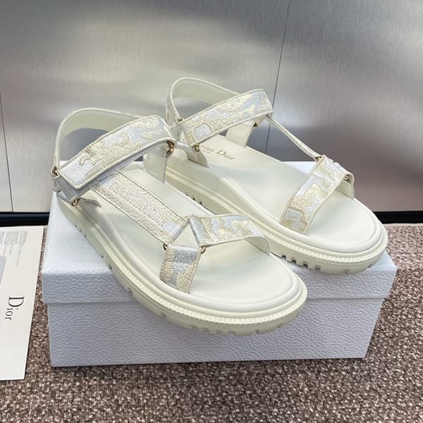 高品質ディオール 偽物 d-wave 蝶の刺繍が サンダル 3色 kcq916dlus09w