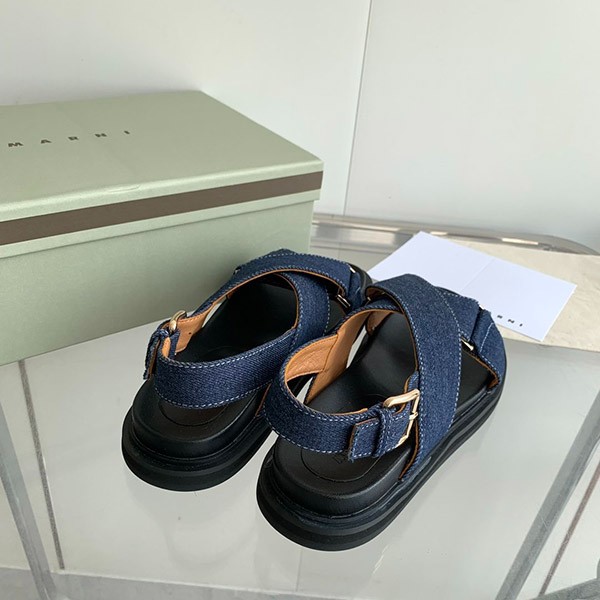 すぐ届く マルニ 偽物 フスベット クロスストラップサンダル maj49891