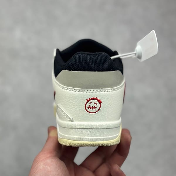可愛いナイキ x Travis Scott★送関込★最新のシグネチャー スニーカー 偽物 nas77376