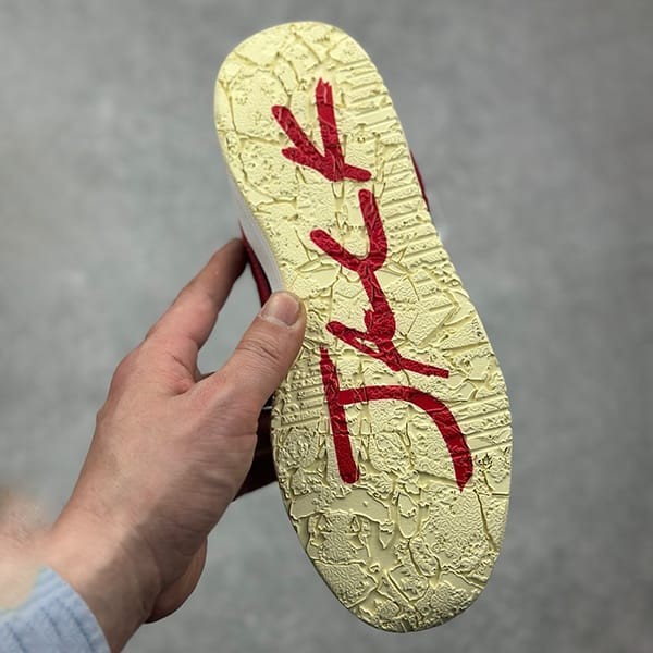 可愛いナイキ x Travis Scott★送関込★最新のシグネチャー スニーカー 偽物 nas77376