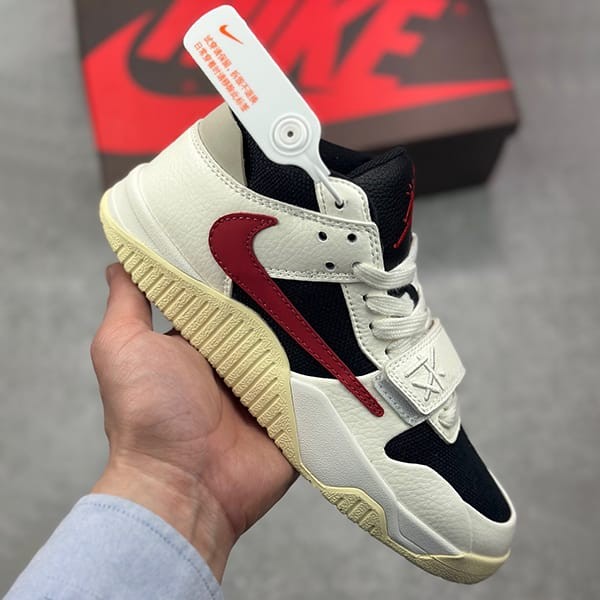 可愛いナイキ x Travis Scott★送関込★最新のシグネチャー スニーカー 偽物 nas77376