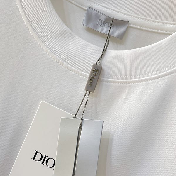 セレブ多数愛用ディオール n級品 リラックスフィット コットンTシャツ 2色 deo10620