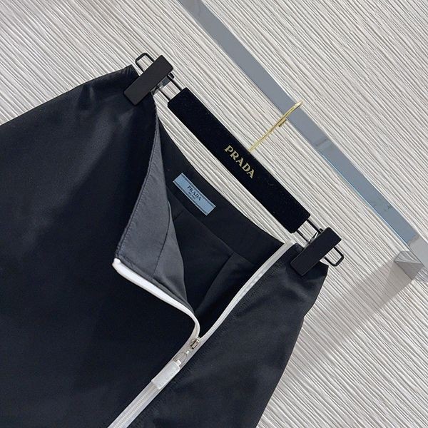 【女性の憧れ☆】プラダ 半袖 スポーツウェア セット 偽物 put11646