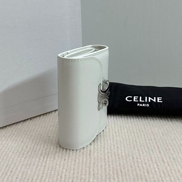 セリーヌ スモールウォレット トリオンフ 偽物 Cey50743