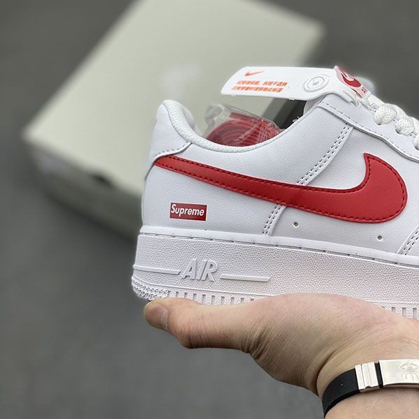 超話題!ナイキ x シュプリーム Air Force 1 Low Shanghai naw07712