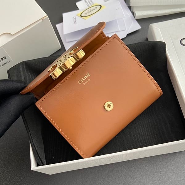 n級品 おすすめセリーヌ コピー スモールウォレット トリオンフ 財布 オリーブ Cez55329