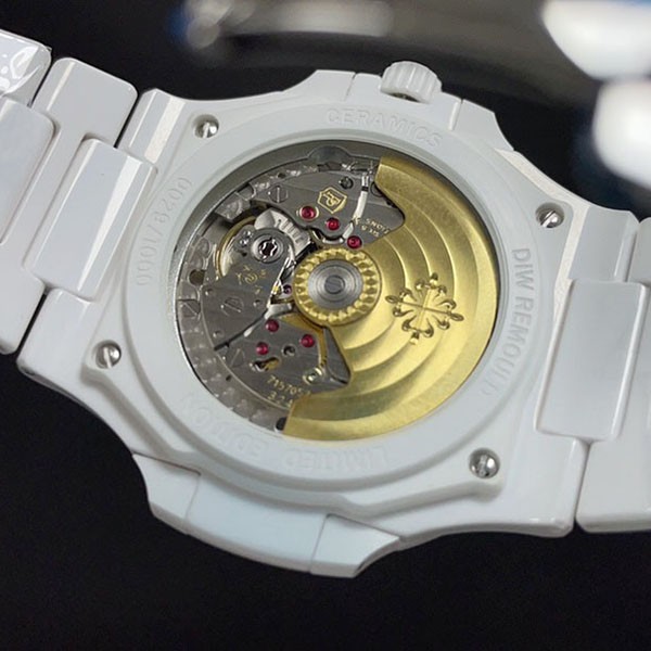 パテックフィリップ ノーチラス Aet Remould Ⅱ ホワイトスペース 5711 オールセラミックブレス コピー