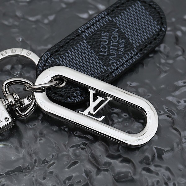 すぐ届く☆ルイヴィトン キーホルダー コピー・LV シグネチャー vuw96529