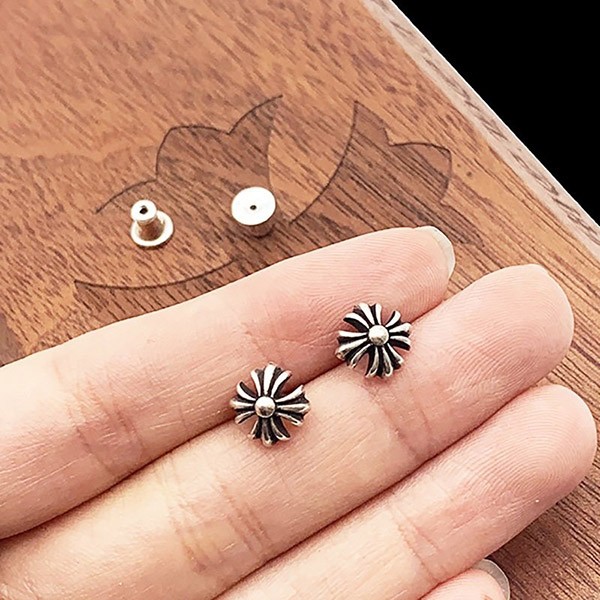 クロムハーツ Earring CH Cross スタッド ピアス 偽物 Kub56074