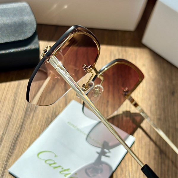 人気商品 カルティエ 偽物 パンテール ドゥ カルティエ サングラス kal87608