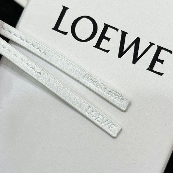 定番 ロエベ カーフスキン バッグチャーム 偽物 lob07081