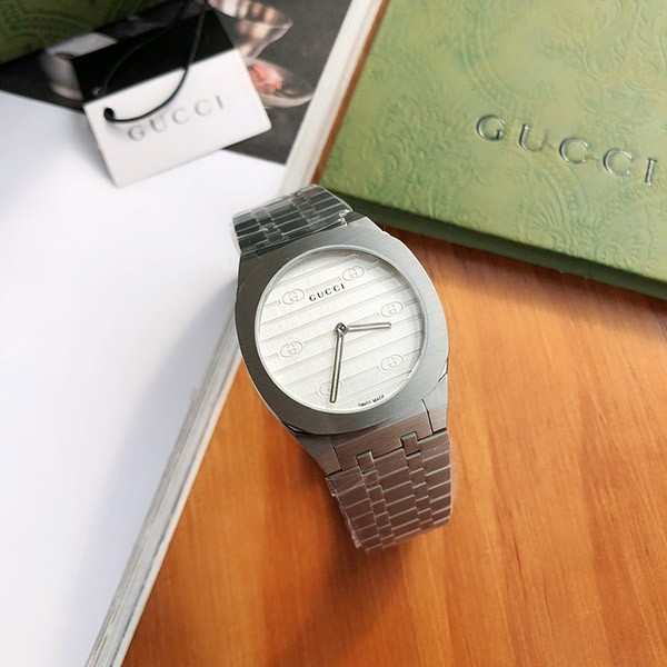〔グッチ 25H〕コピー クオーツ スチール ウォッチ 34 mm 673111