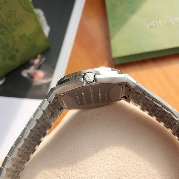 〔グッチ 25H〕コピー クオーツ スチール ウォッチ 34 mm 673111