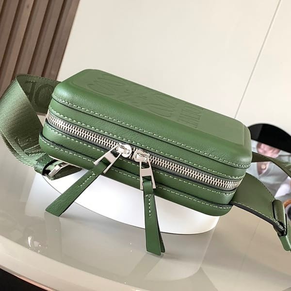 おすすめロエベ n級品 Molded Sling カーフスキン スリングバッグ loy71410
