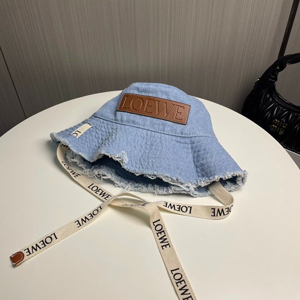 お出かけに最適♪ロエベ フレイド フィッシャーマン ハット 偽物