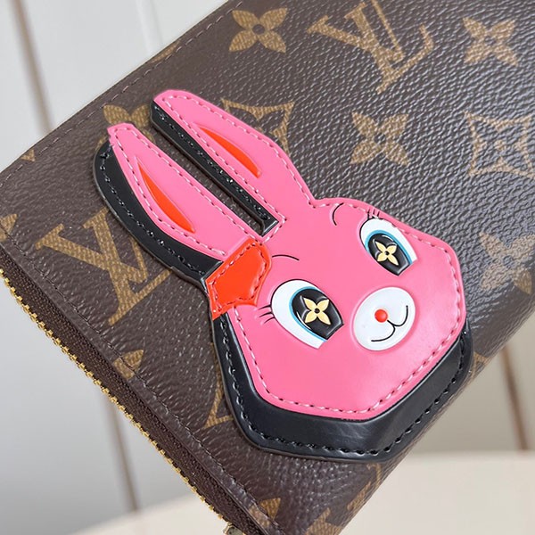 限定 うさぎ♪ルイヴィトン ジッピーウォレット モノグラム 長財布 偽物 M83689
