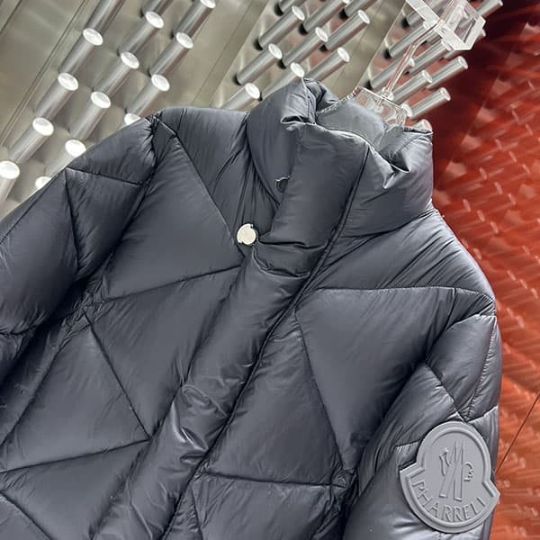 モンクレール ショートダウンジャケット n級品 ユニセックス ロゴ moq50989
