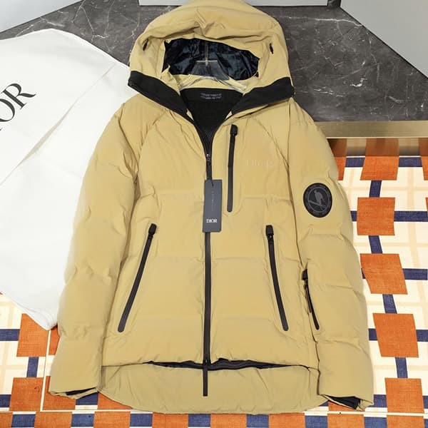 ディオール Descente