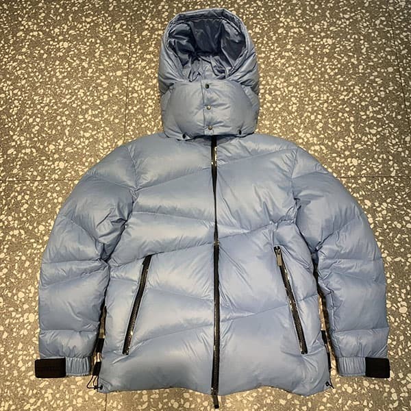 高品質 モンクレール ショート ダウンジャケット 偽物 Powder Blue moz66712