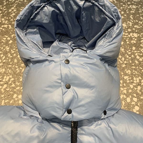 高品質 モンクレール ショート ダウンジャケット 偽物 Powder Blue moz66712