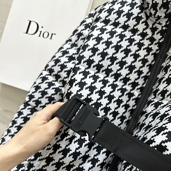 ディオール 千鳥格子柄 ベルト付きダウンジャケット 偽物 dej58396