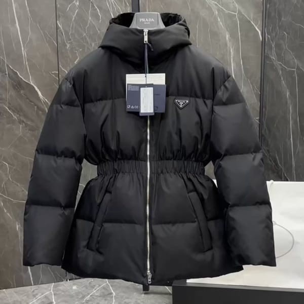 すぐ届プラダ  Re-Nylon ダウンジャケット pug52827