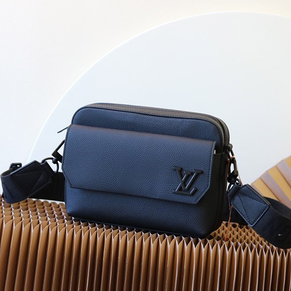 光*p様 Louis Vuitton ネイビー メッセンジャーバッグ M2248 日常使いにも◎】ルイヴィトン メッセンジャーバッグ コピー M22482