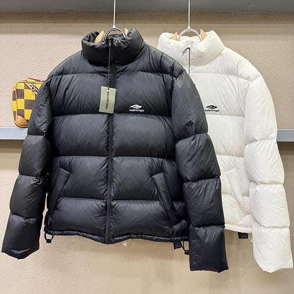 バレンシアガ n級品 3B SPORTS ICON SKI ダウンジャケット 2色 bab88470