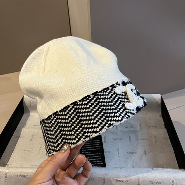 【女性の憧れ☆】シャネル 23C Beanie ニット 帽子 コピー shx38692