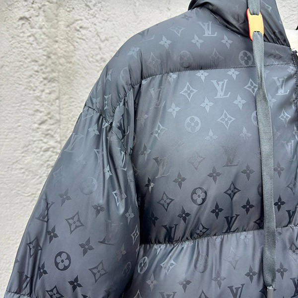 【軽量で温か快適】★ルイヴィトン コピー★Monogram ダウンジャケット 1AGIRF