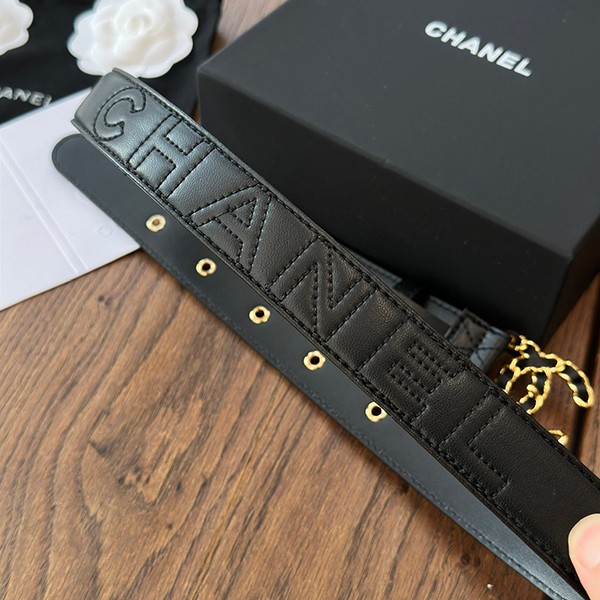 絶対欲しい!シャネル n級品 CCロゴ シンプルなバックル チェーンレザー ベルト 5色 she43894