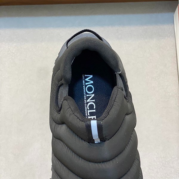モンクレール Trailgrip Apres n級品 スニーカー mox70906