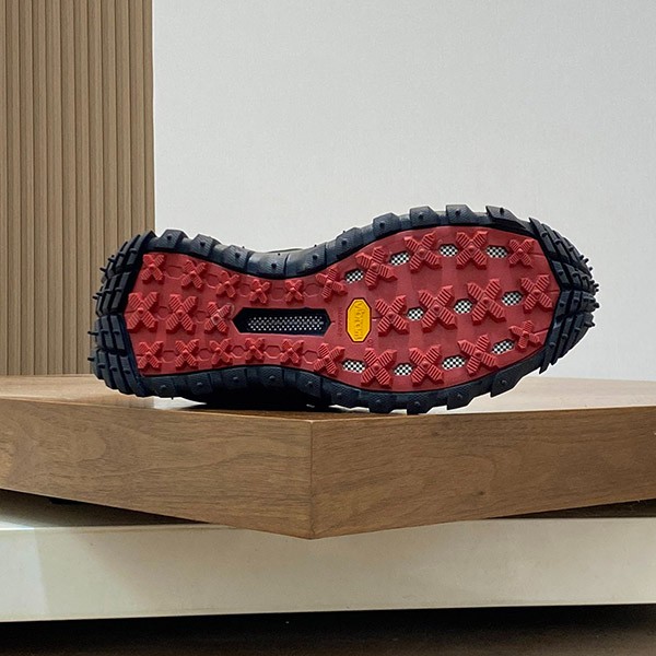 モンクレール Trailgrip Apres n級品 スニーカー mox70906