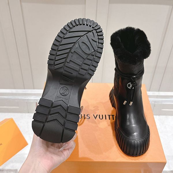 【雪道でもオシャレに♡】ルイヴィトン アンクルブーツ 偽物 1ADCBT