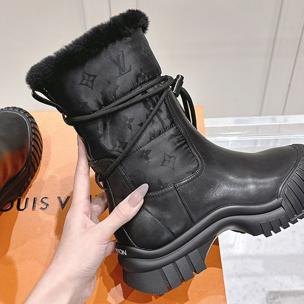 【雪道でもオシャレに♡】ルイヴィトン アンクルブーツ 偽物 1ADCBT